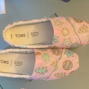 Classic Toms- Pink Sugar Cookie Print